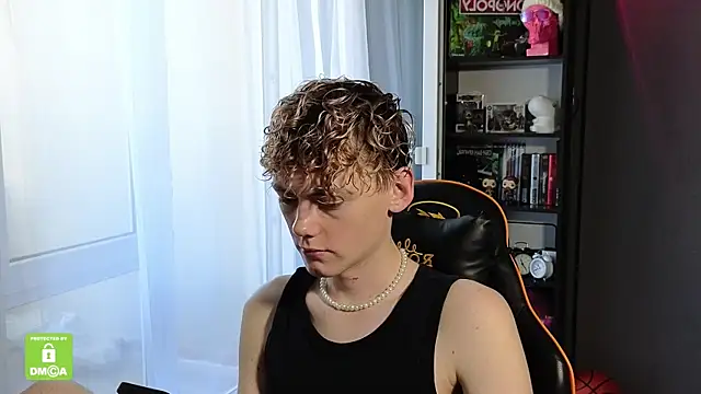 Snapshot of Keytaro chatting on September 27, 2025, 10:20 am Keytaro online show from September 27, 2025, 10:20 am