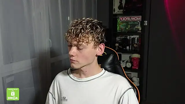 Snapshot of Keytaro chatting on October 3, 2025, 9:01 pm Keytaro online show from October 3, 2025, 9:01 pm