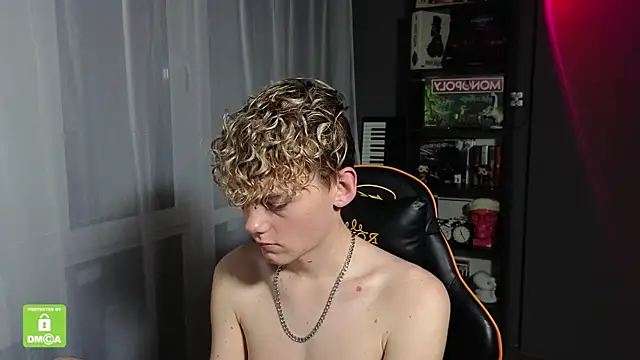 Snapshot of Keytaro chatting on October 6, 2025, 1:47 am Keytaro online show from October 6, 2025, 1:47 am