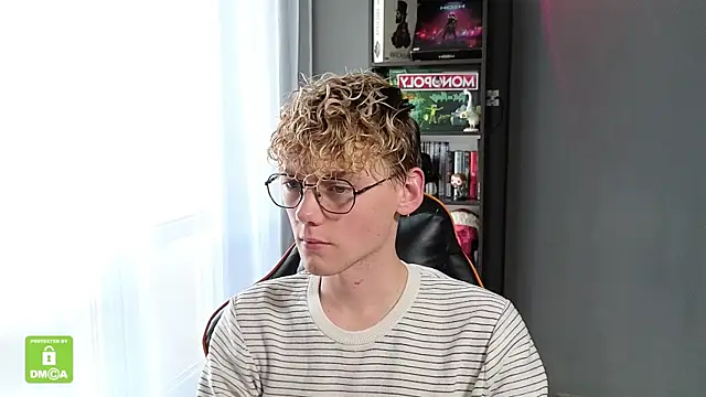 Snapshot of Keytaro chatting on October 7, 2025, 12:35 pm Keytaro online show from October 7, 2025, 12:35 pm