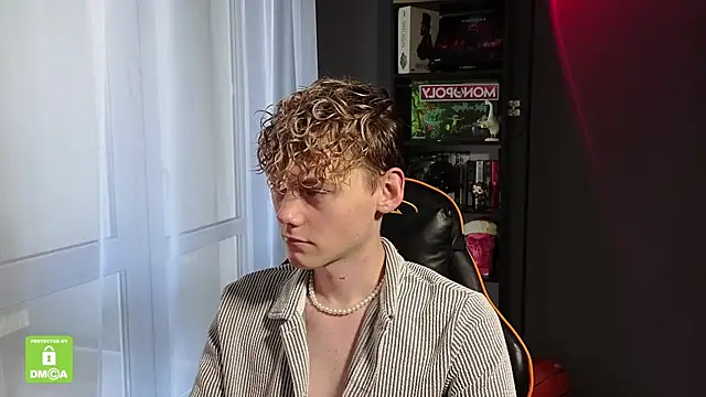 Snapshot of Keytaro chatting on October 14, 2025, 11:55 am Keytaro online show from October 14, 2025, 11:55 am