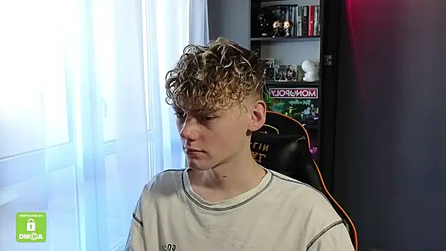 Snapshot of Keytaro chatting on October 29, 2025, 9:22 am Keytaro online show from October 29, 2025, 9:22 am