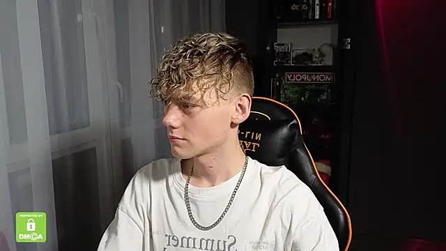 Snapshot of Keytaro chatting on November 5, 2025, 10:32 pm Keytaro online show from November 5, 2025, 10:32 pm