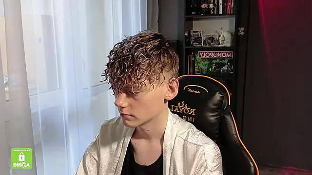 Snapshot of Keytaro chatting on November 9, 2025, 12:14 pm Keytaro online show from November 9, 2025, 12:14 pm