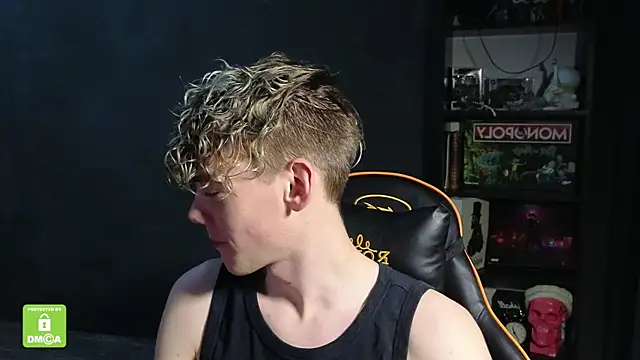 Snapshot of Keytaro chatting on November 26, 2025, 5:47 pm Keytaro online show from November 26, 2025, 5:47 pm