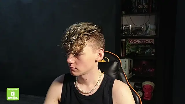 Snapshot of Keytaro chatting on November 27, 2025, 5:26 pm Keytaro online show from November 27, 2025, 5:26 pm