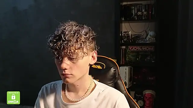 Snapshot of Keytaro chatting on December 5, 2025, 12:47 pm Keytaro online show from December 5, 2025, 12:47 pm