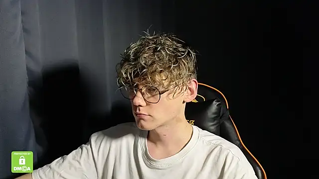 Snapshot of Keytaro chatting on January 13, 2026, 7:30 pm Keytaro online show from January 13, 2026, 7:30 pm