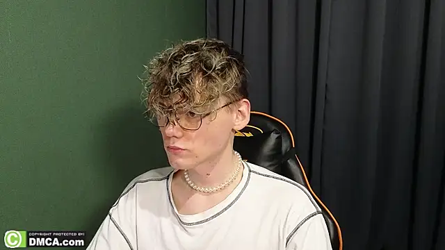 Snapshot of Keytaro chatting on February 8, 2026, 5:44 am Keytaro online show from February 8, 2026, 5:44 am