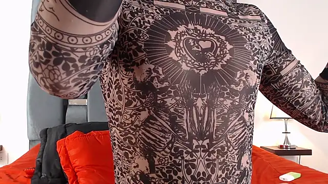 Snapshot of LucyGiraldo chatting on January 31, 2025, 12:28 am LucyGiraldo online show from January 31, 2025, 12:28 am