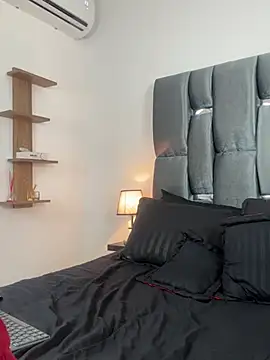 Snapshot of LucyGiraldo chatting on March 2, 2025, 9:01 pm LucyGiraldo online show from March 2, 2025, 9:01 pm