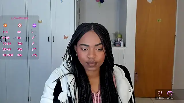 Snapshot of Marce_22 chatting on September 24, 2025, 3:43 am Marce 22 online show from September 24, 2025, 3:43 am