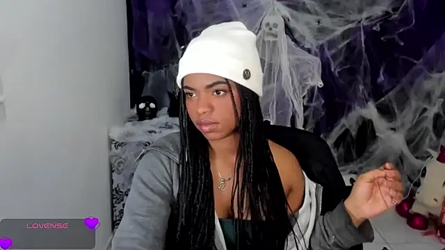 Snapshot of Marce_22 chatting on October 12, 2025, 10:42 pm Marce 22 online show from October 12, 2025, 10:42 pm