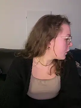 Snapshot of Fancy-Francy chatting on January 15, 2025, 5:58 pm Fancy-Francy online show from January 15, 2025, 5:58 pm