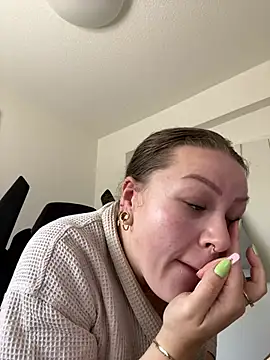 Snapshot of Fancy-Francy chatting on August 4, 2026, 8:50 am Fancy-Francy online show from August 4, 2026, 8:50 am
