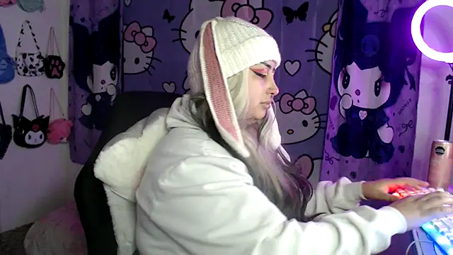 lussyevans24 online show from September 17, 2025, 6:15 am