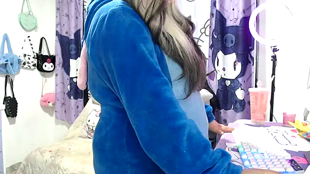 lussyevans24 online show from November 17, 2025, 3:12 am