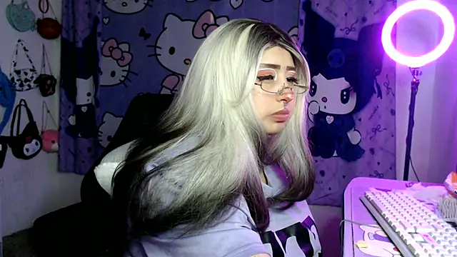 lussyevans24 online show from March 16, 2026, 5:44 am