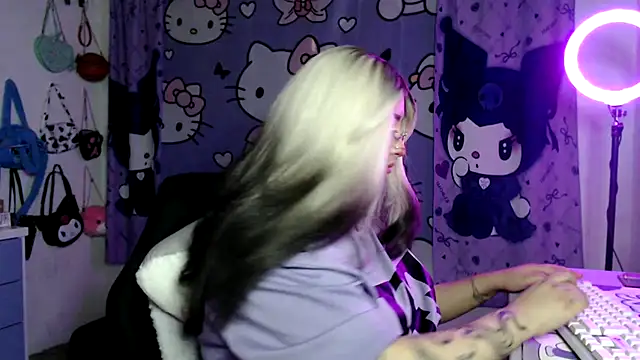 lussyevans24 online show from March 17, 2026, 4:06 am