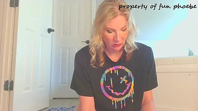 Snapshot of Fun_Phoebe chatting on April 21, 2026, 1:39 pm Fun Phoebe online show from April 21, 2026, 1:39 pm
