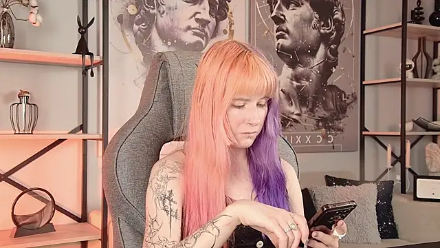 LexiWenford online show from July 13, 2026, 3:42 am