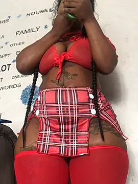 Snapshot of DiamondGoddes chatting on February 12, 2025, 8:27 am DiamondGoddes online show from February 12, 2025, 8:27 am