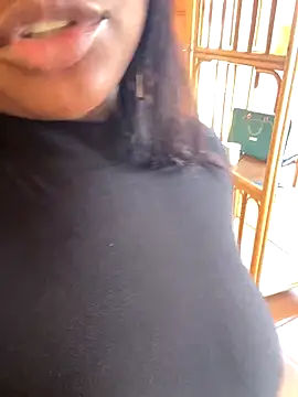 Snapshot of DiamondGoddes chatting on October 19, 2025, 10:49 am DiamondGoddes online show from October 19, 2025, 10:49 am