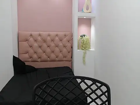 Dona Tela online show from October 1, 2025, 8:37 pm