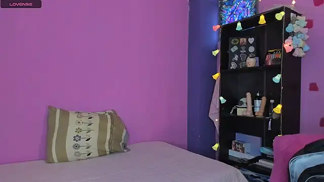 kittyzenn online show from January 7, 2025, 1:46 pm