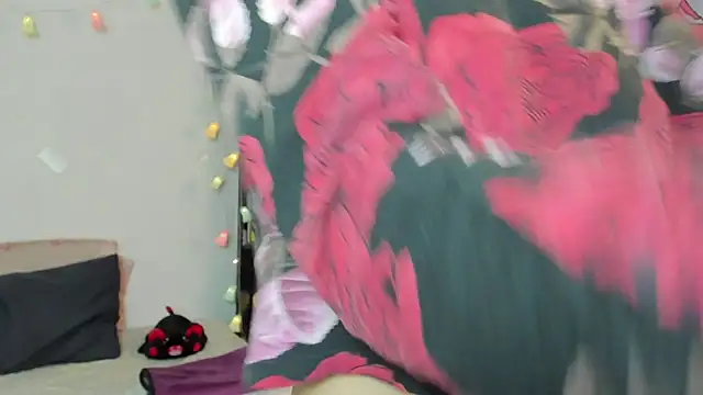 kittyzenn online show from September 12, 2025, 5:13 pm