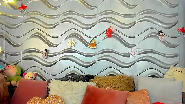 Snapshot of StormiRusso chatting on December 22, 2024, 1:23 am StormiRusso online show from December 22, 2024, 1:23 am