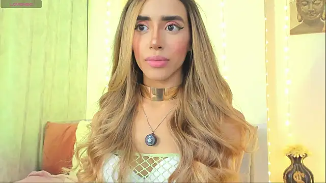 Snapshot of StormiRusso chatting on November 20, 2025, 2:45 am StormiRusso online show from November 20, 2025, 2:45 am