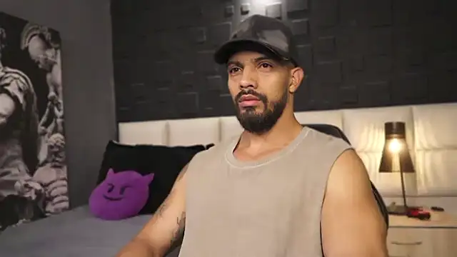 Snapshot of DannSaenz chatting on February 23, 2025, 4:57 pm DannSaenz online show from February 23, 2025, 4:57 pm