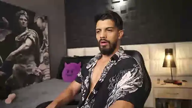 Snapshot of DannSaenz chatting on February 24, 2025, 5:09 pm DannSaenz online show from February 24, 2025, 5:09 pm