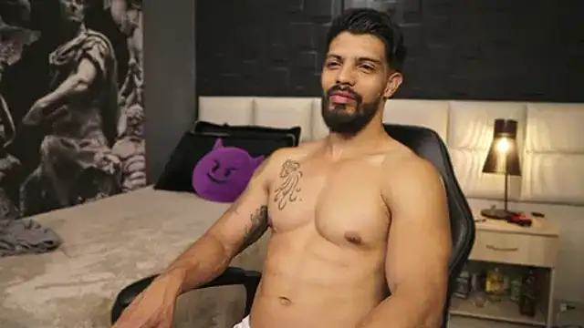 Snapshot of DannSaenz chatting on February 25, 2025, 5:36 pm DannSaenz online show from February 25, 2025, 5:36 pm