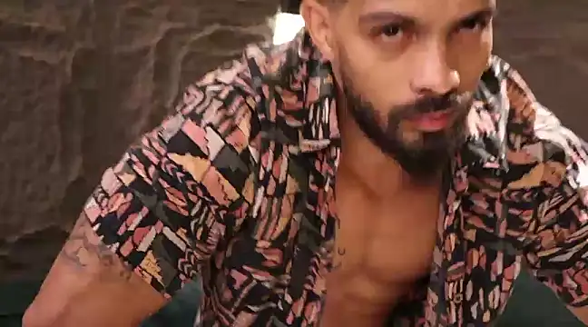 Snapshot of DannSaenz chatting on March 3, 2025, 2:04 pm DannSaenz online show from March 3, 2025, 2:04 pm