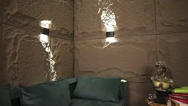 Snapshot of DannSaenz chatting on March 7, 2025, 1:42 am DannSaenz online show from March 7, 2025, 1:42 am