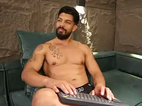 Snapshot of DannSaenz chatting on March 13, 2025, 4:12 pm DannSaenz online show from March 13, 2025, 4:12 pm