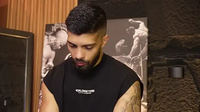 Snapshot of DannSaenz chatting on September 11, 2025, 11:21 am DannSaenz online show from September 11, 2025, 11:21 am