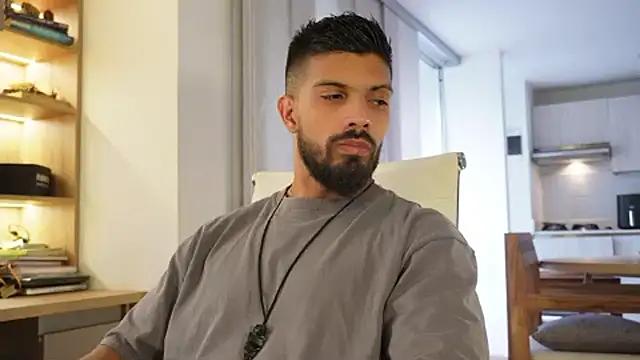 Snapshot of DannSaenz chatting on November 10, 2025, 9:14 pm DannSaenz online show from November 10, 2025, 9:14 pm