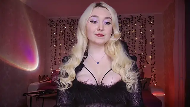 Snapshot of AllisonBlack_ chatting on October 8, 2025, 8:28 pm AllisonBlack online show from October 8, 2025, 8:28 pm