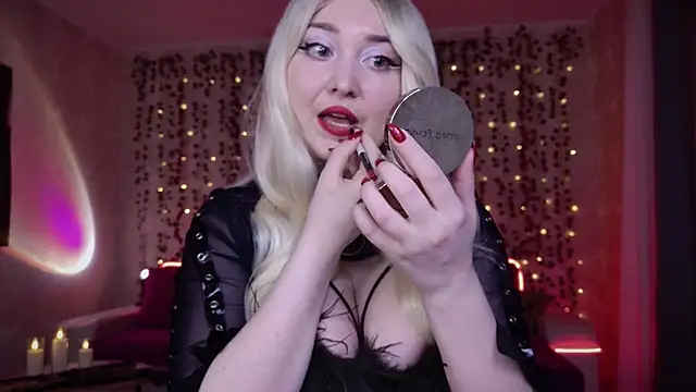 Snapshot of AllisonBlack_ chatting on November 8, 2025, 3:23 pm AllisonBlack online show from November 8, 2025, 3:23 pm