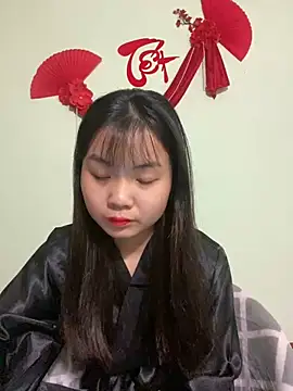 Maeve2k5 online show from March 17, 2025, 2:52 am