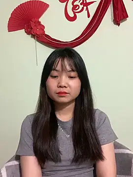 Maeve2k5 online show from March 21, 2025, 1:45 pm