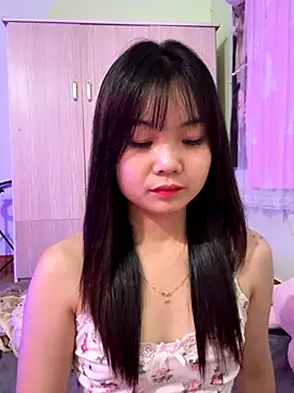 Maeve2k5 online show from October 8, 2025, 8:34 am