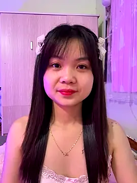 Maeve2k5 online show from October 8, 2025, 9:45 pm