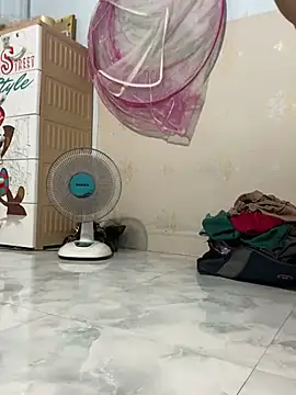 Linaannn online show from March 12, 2025, 10:37 am