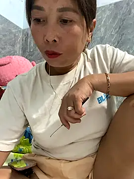 Linaannn online show from November 14, 2025, 12:15 pm