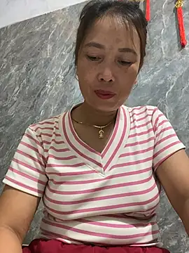 Snapshot of Linaannn chatting on July 19, 2026, 11:08 pm Linaannn online show from July 19, 2026, 11:08 pm