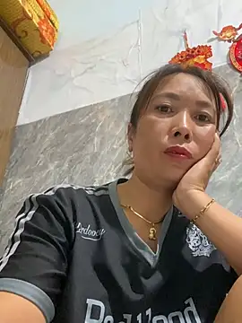 Snapshot of Linaannn chatting on July 20, 2026, 11:51 pm Linaannn online show from July 20, 2026, 11:51 pm